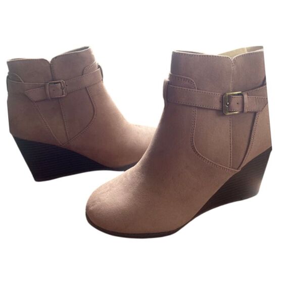 Market and Spruc Stylish Taupe Ankle Boots Wedge Heel BuckleBooties. NWOT - Picture 2 of 8